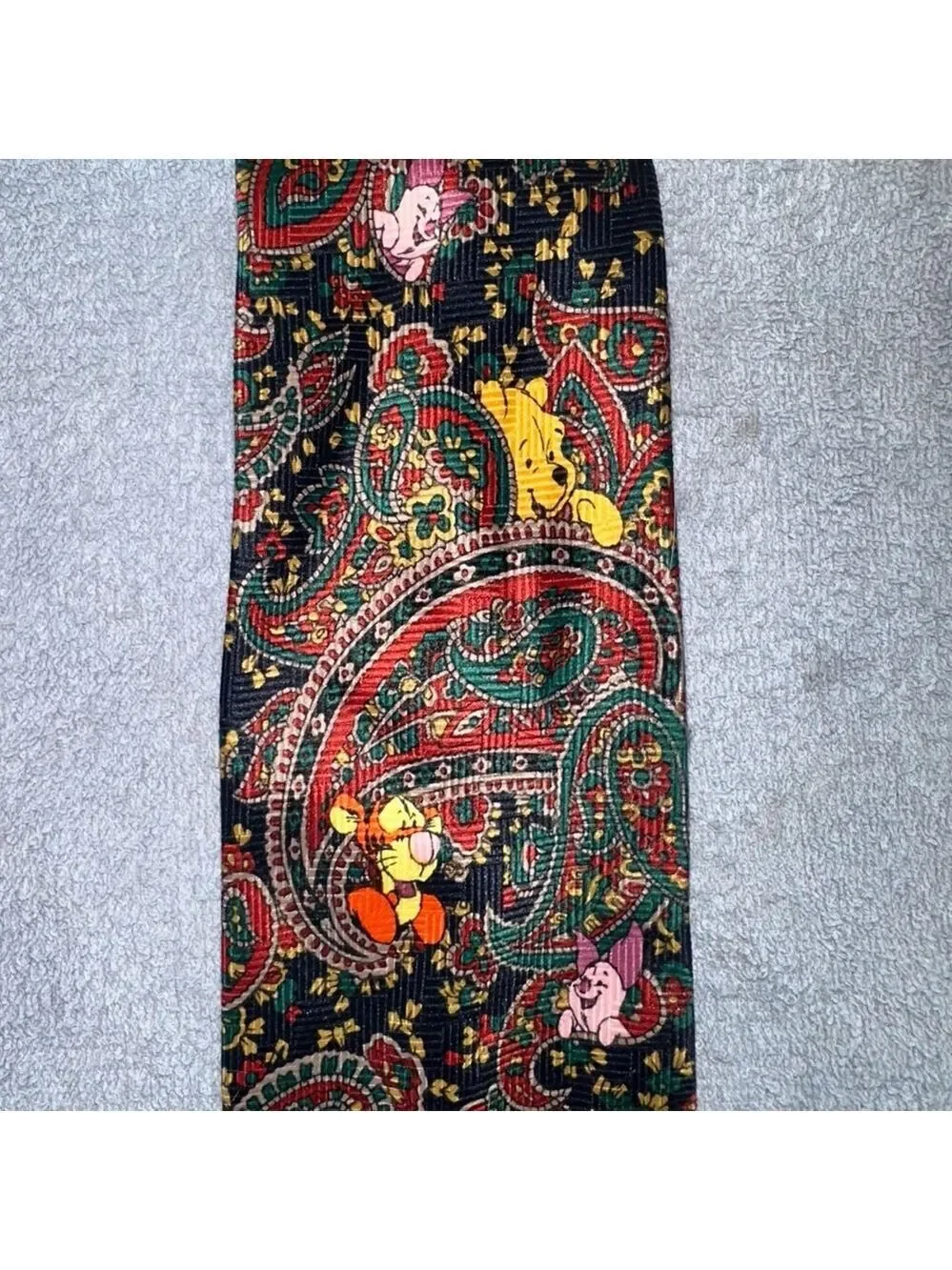 Vintage Winnie the Pooh and Friends Paisley Pattern Men’s Neck Tie